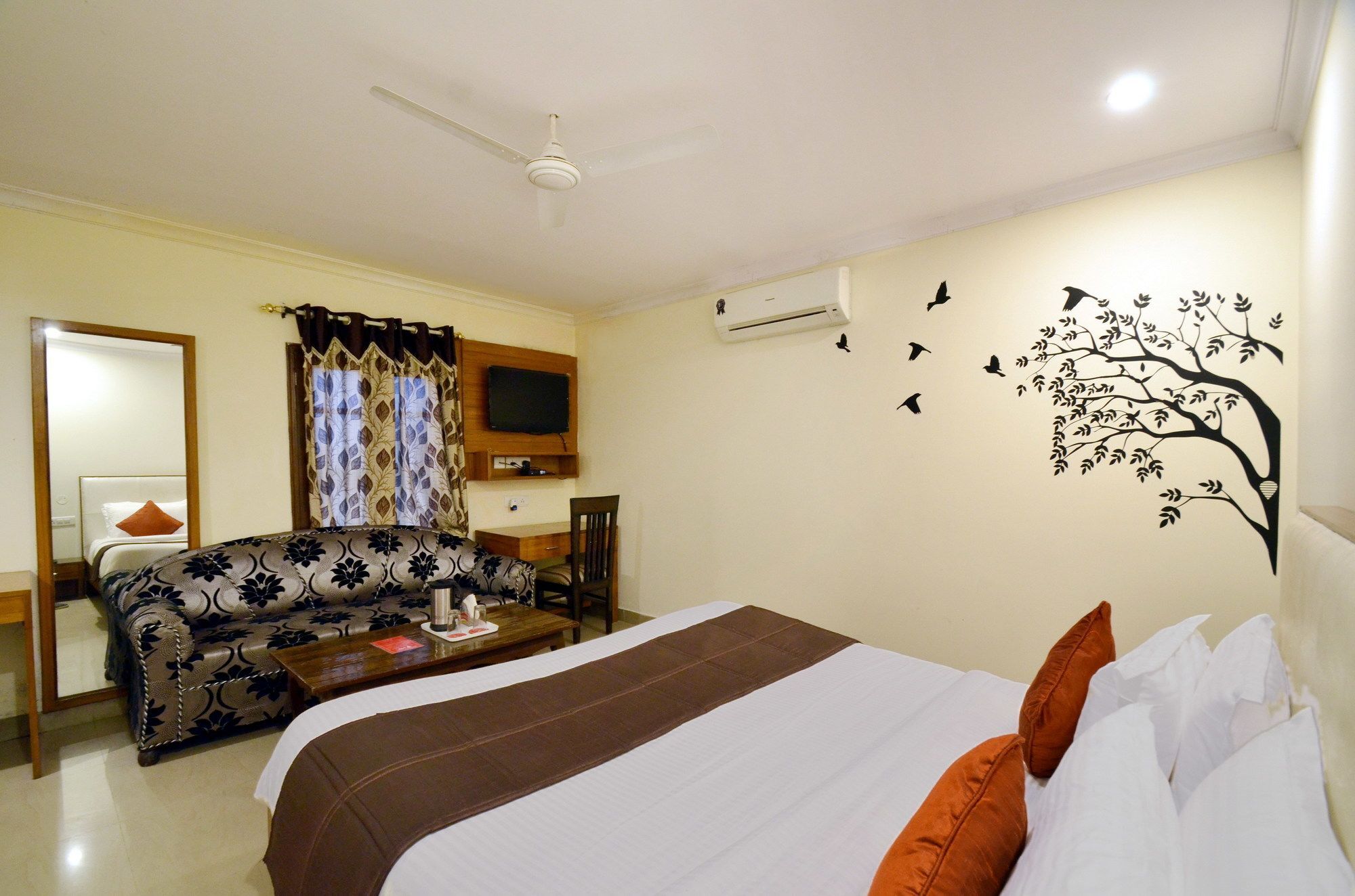 Oyo 5190 Hotel Golden Inn Chandigarh Exterior photo
