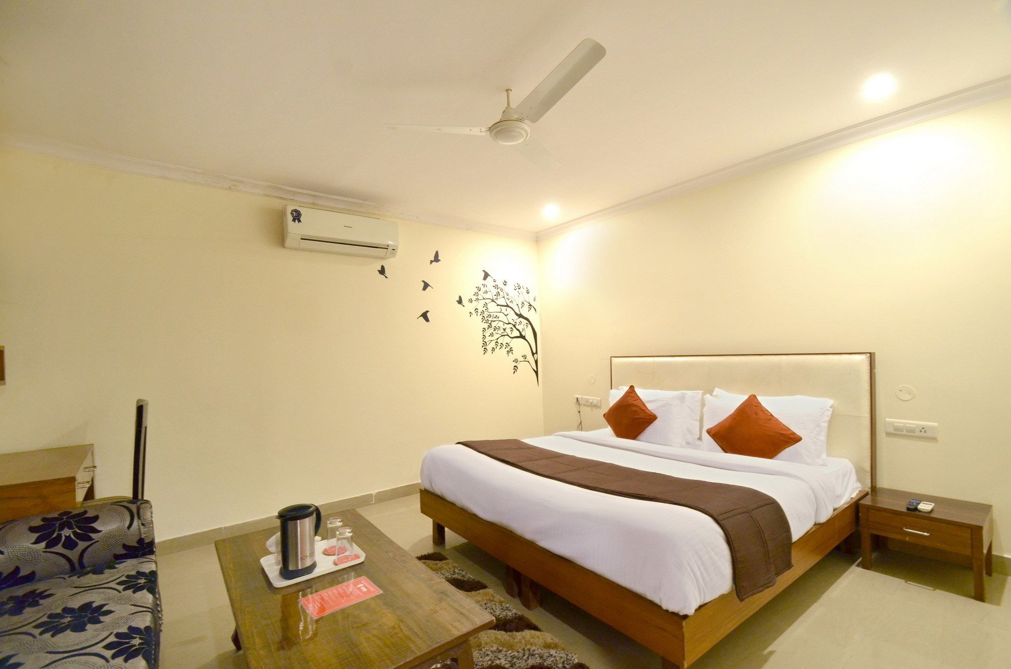 Oyo 5190 Hotel Golden Inn Chandigarh Exterior photo